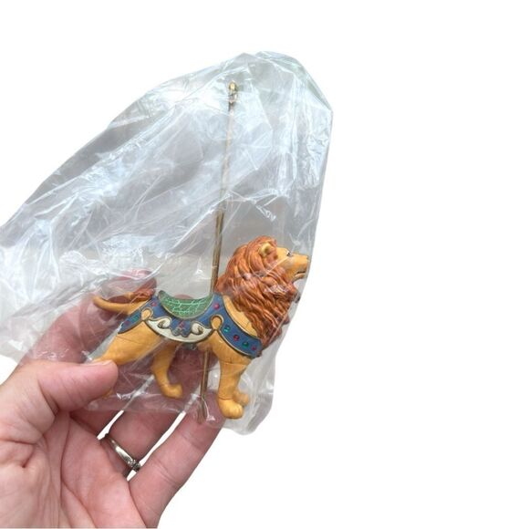Hallmark Majestic Lion‎ Carousel Ride Keepsake Ornament 2004 1st in Series - Picture 2 of 2